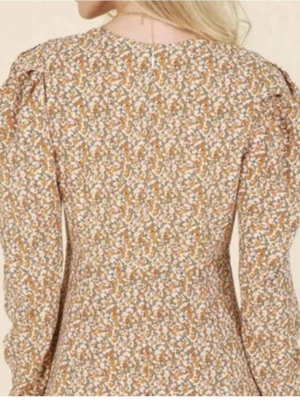 NWT Women's Floral V-Neck Long Sleeve Midi Dress in Tan Floral - Picture 3 of 9